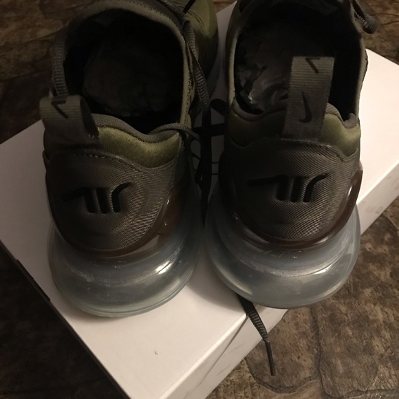 Nike Air Max 270 - Picture 4 of 5